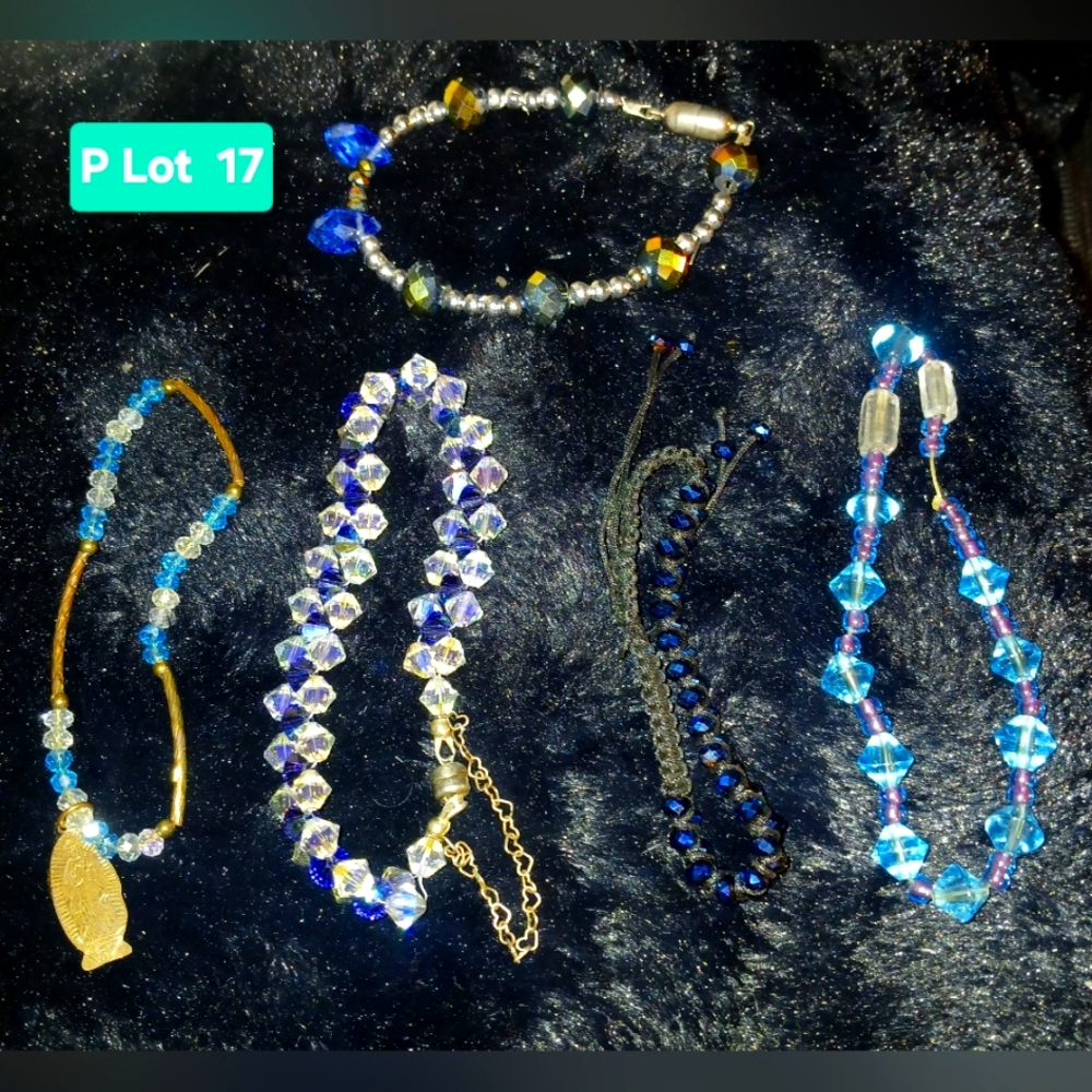 5 Peice Crystal Bracelet Lot .Elegant Blue and Gold Toned Beaded Bracelet Set